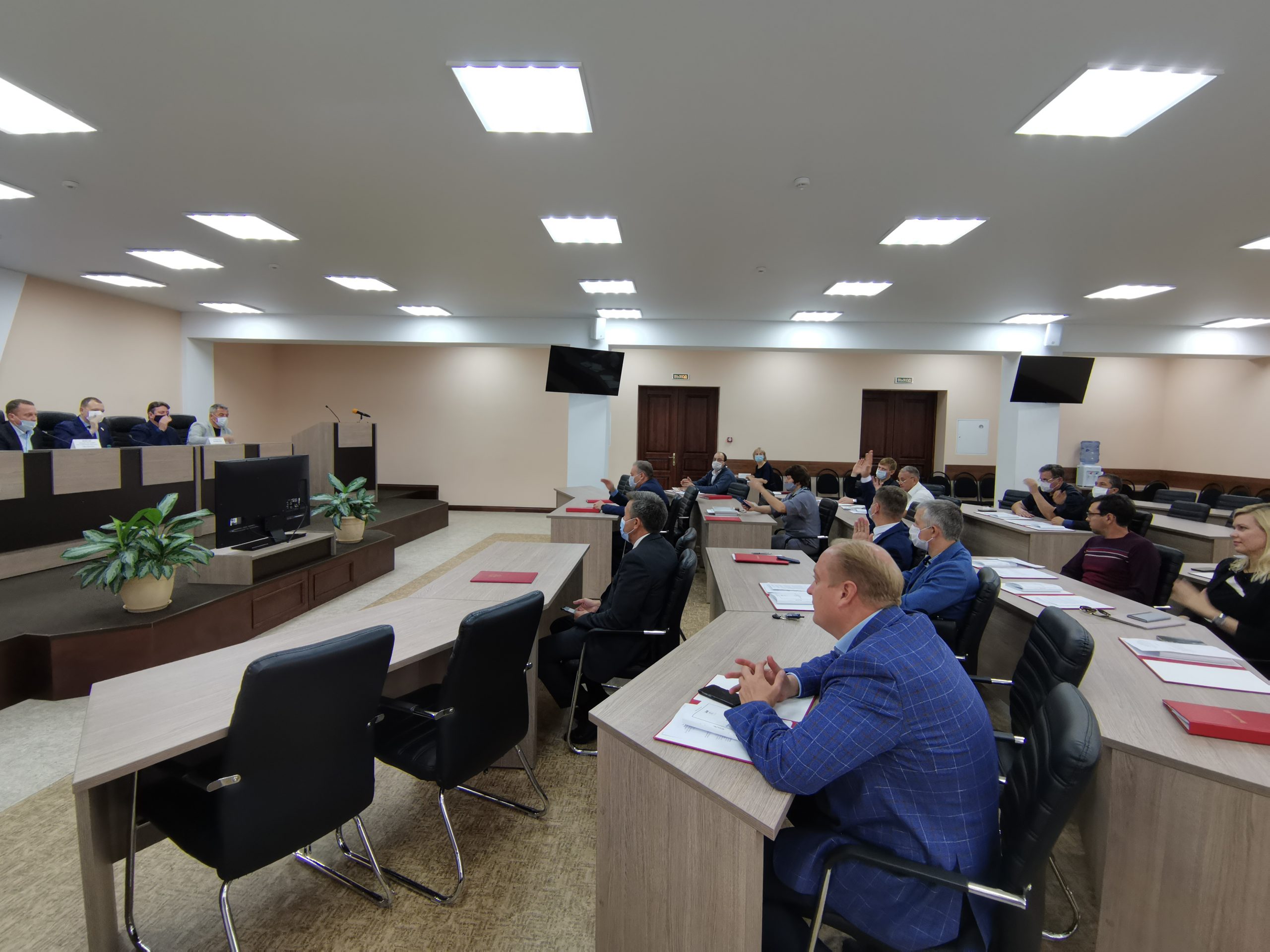 В связи с избранием в Саратовскую областную Думу досрочно прекращены полномочия депутата Совета муниципального образования город Балаково четвертого созыва по избирательному округу №10 Сергея Грачева