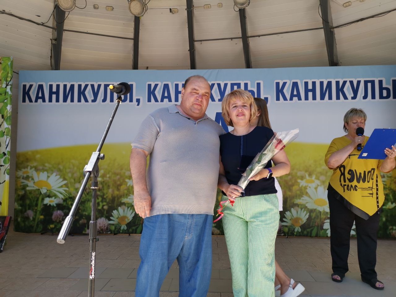 Главный врач ГУЗ СО «Балаковская городская клиническая больница», депутат Совета МО город Балаково Надежда Николаевна Крючкова награждена Почётным знаком Губернатора Саратовской области