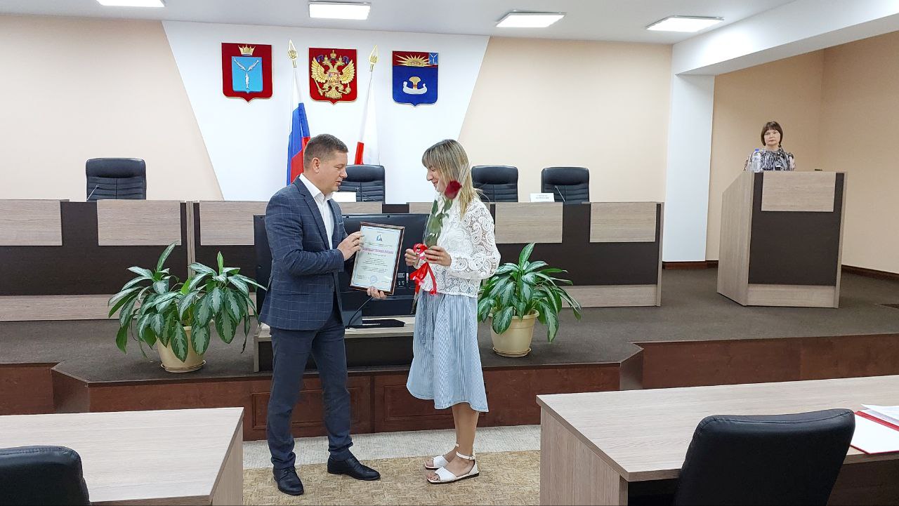 Леонид Родионов наградил победителей конкурса «Лучшая практика работы территориального общественного самоуправления в Саратовской области»
