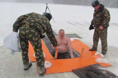 Будьте осторожны на воде в праздник Крещения