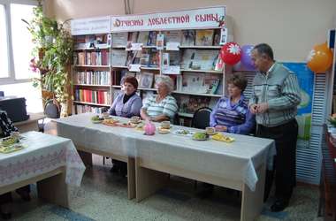 В библиотеке №2 прошел концерт для пожилых людей В библиотеке №2 прошел концерт для пожилых людей