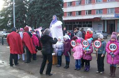 Центр «Ровесник» провел акцию на дорогах города Центр «Ровесник» провел акцию на дорогах города