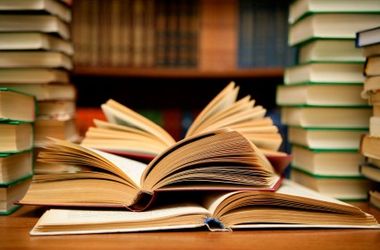 Книгам классиков вторую жизнь Книгам классиков вторую жизнь