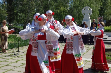 Святым равноапостольным посвящается Святым равноапостольным посвящается